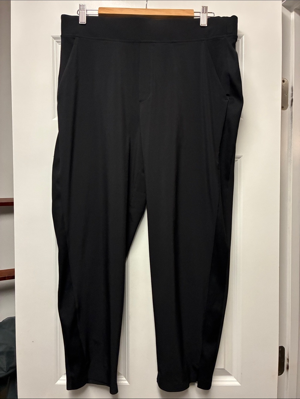 Athleta Brooklyn Ankle Pants in Black